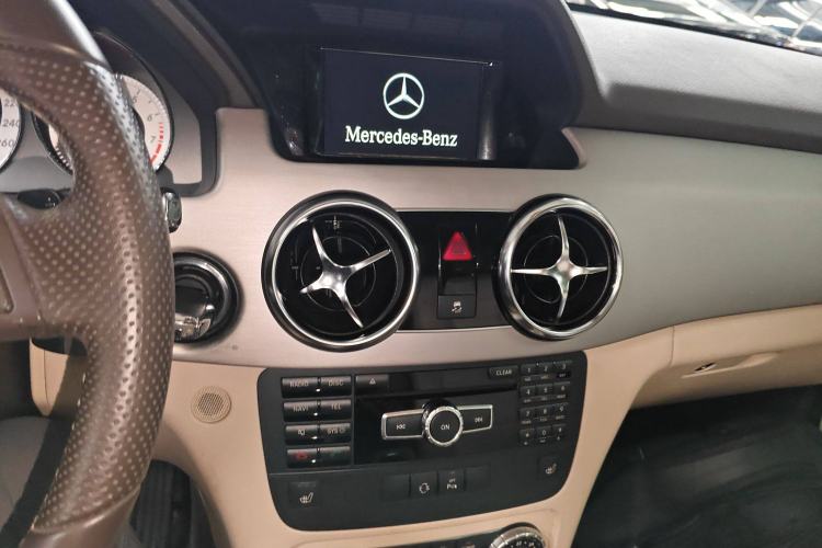 Used Mercedes-Benz GLK-Class 2013 GLK 300 4MATIC Dynamic Sunroof Model
