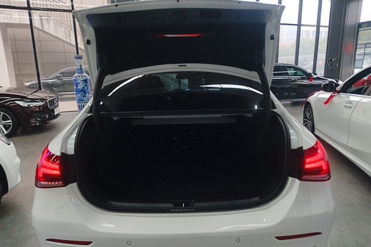 Used Mercedes-Benz A-Class 2022 Revised Version A 200 L Sport Sedan Fashionable Style