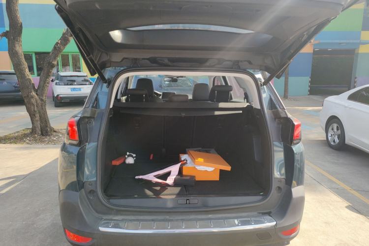 Used Peugeot 5008 2017 350THP 5-Seat Elite Edition
