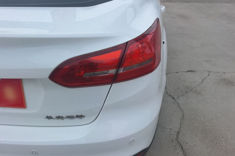 Used Ford Focus 2018 Sedan Classic 1.6L Automatic Trendy SmartDrive Edition
