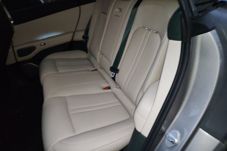 Used  YU7 2025 Ultra-Long Range High-Performance All-Wheel-Drive Max Edition
