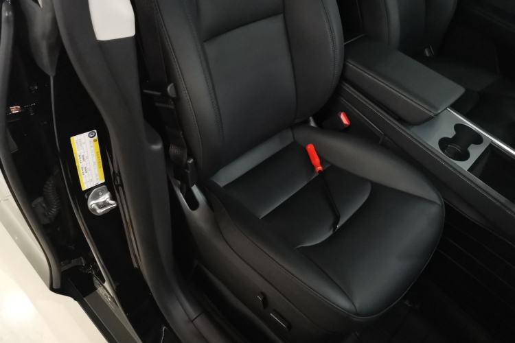 Used Tesla Model Y 2023 Long-Range All-Wheel-Drive Version