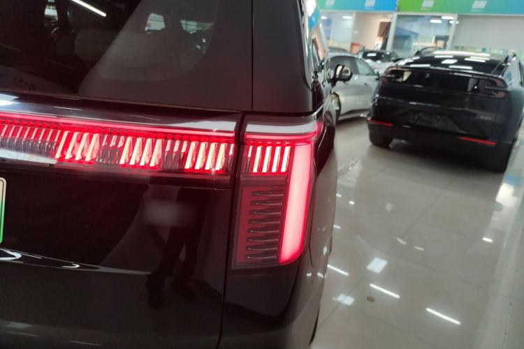 Used Zeekr 009 2022 Revised WE Version