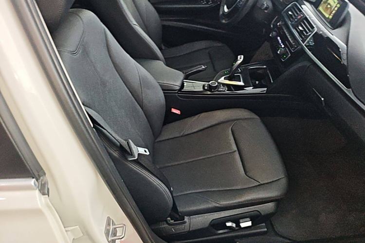 Used BMW 3 Series 2017 320Li Fashion Model
