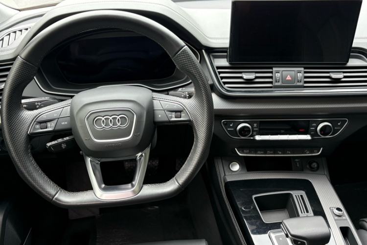 Used Audi Q5L 2022 45T Luxury Dynamic Model
