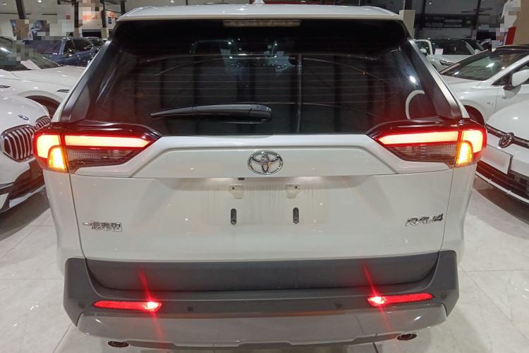 Used Toyota RAV4 2021 2.0L CVT Two-Wheel Drive Fashion PLUS Edition
