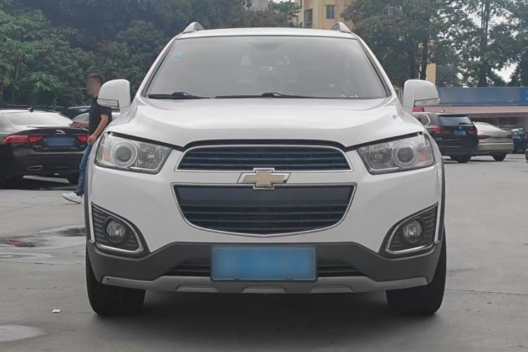 Used Chevrolet Captiva 2015 2.4L 4x4 Flagship Edition 7-Seater

