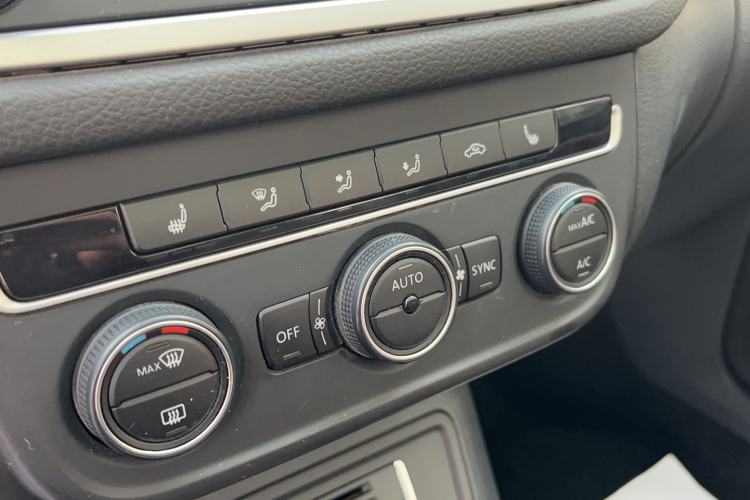 Used Volkswagen Tiguan 2015 1.8TSI Automatic Two-Wheel Drive Luxury Model
