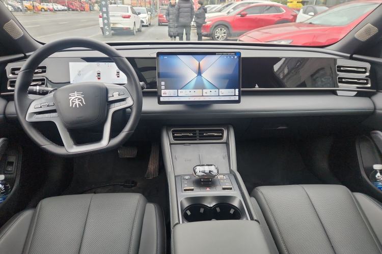 Used BYD Qin L 2025 DM-i Smart Drive 120KM Leading Model
