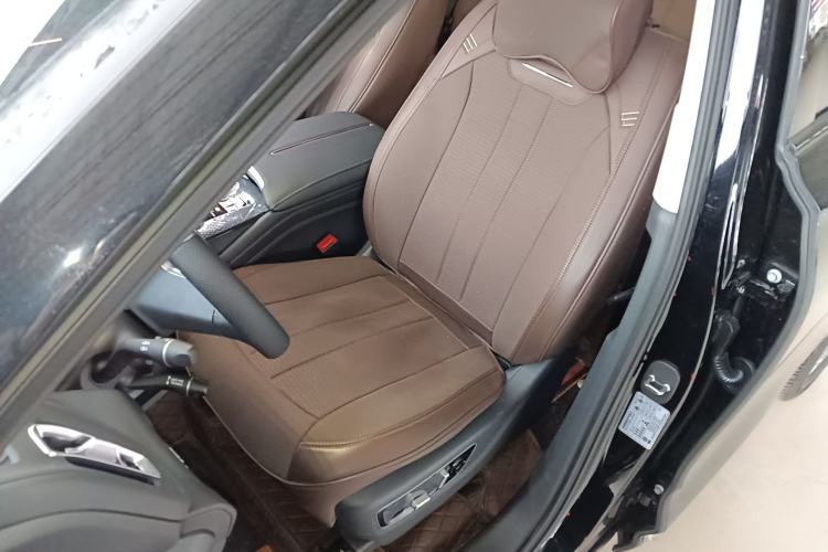 Used Hongqi HS3 PHEV 2025 Model 117km Jingwei Edition