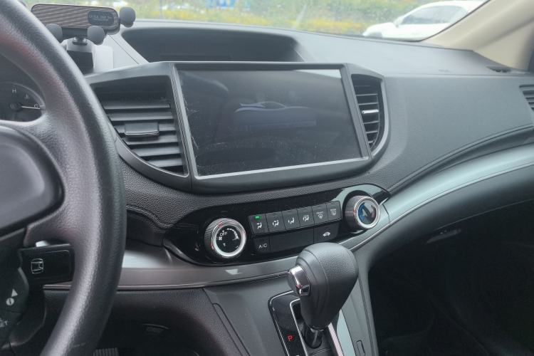 Used Honda CR-V 2015 2.0L two-wheel drive urban version
