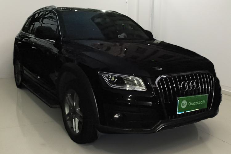 Used Audi Q5 2018 Collector's Edition 40 TFSI Technology Model
