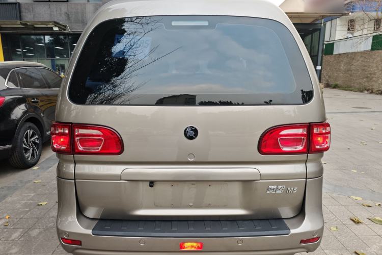 Used FORTHING Lingzhi 2022 M5 1.6L Practical Model 5 Seats