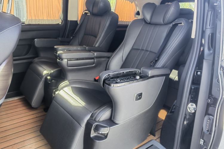 Used Mercedes-Benz Vito 2023 2.0T Business Version 7 Seats
