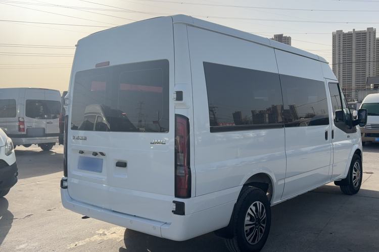 Used JMC Fushun 2023 2.0T Automatic Mid-Range Mid-Roof Commercial Multi-Purpose 7-Seater Passenger Vehicle