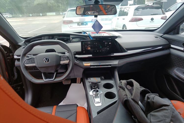 Used Changan UNI-V 2024 1.5T Prestige Sport Edition
