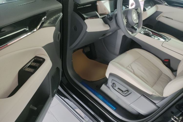 Used Zeekr 009 2024 7-Seater Walk-Through Version Four-Wheel Drive 108 kWh