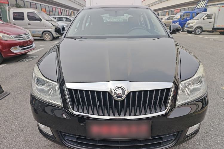 Used Skoda Octavia 2015 Classic Model 1.6L Manual Eado Version
