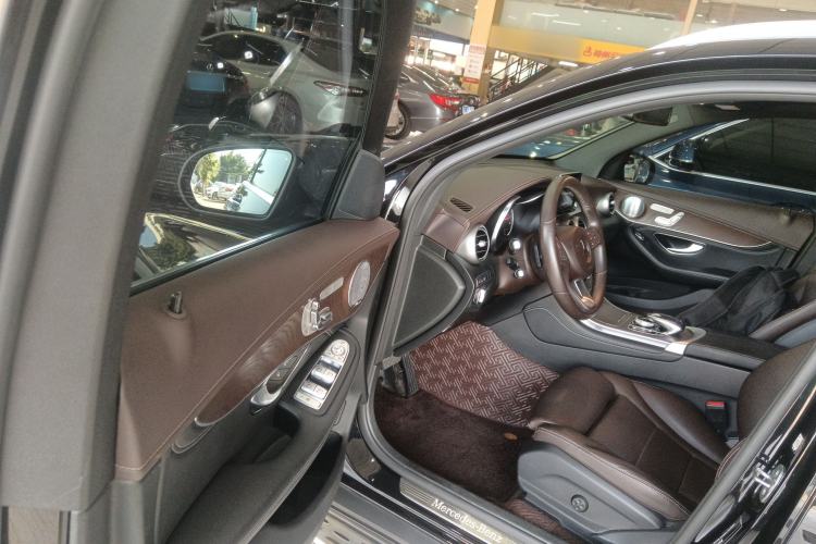 Used Mercedes-Benz GLC 2019 Refreshed GLC 300 L 4MATIC Dynamic Edition
