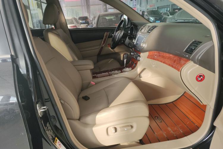 Used Toyota Highlander 2012 2.7L Two-Wheel Drive 7-Seater Luxury Edition
