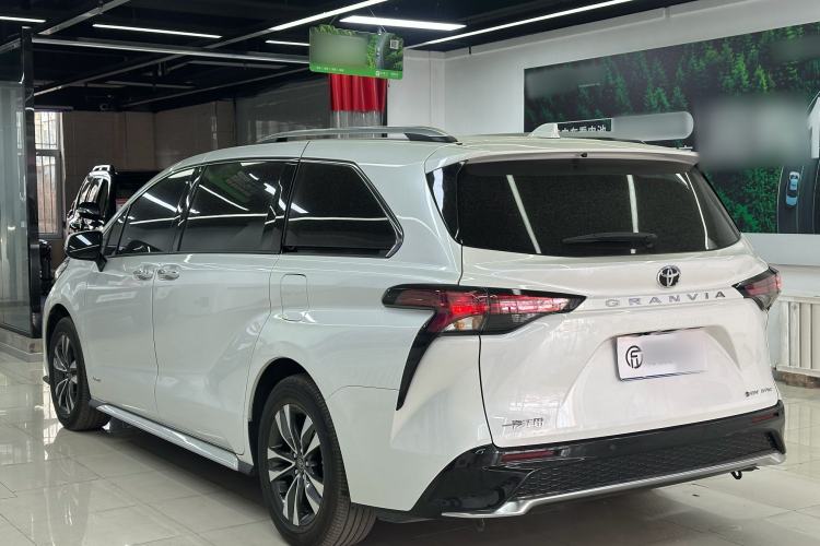 Used Toyota Granvia 2024 2.5L Hybrid Prestige PLUS Edition