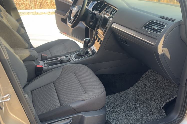 Used Volkswagen Golf 2017 230TSI Automatic Comfort Edition – Celebrating Milestone of One Million Units
