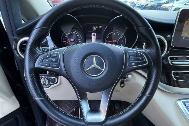 Used Mercedes-Benz V-Class 2018 V 260 Avantgarde Edition China V
