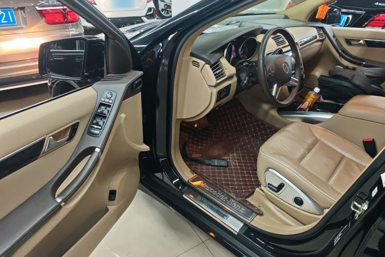 Used Mercedes-Benz R-Class 2017 R 320 4MATIC Business Edition Prestige Model