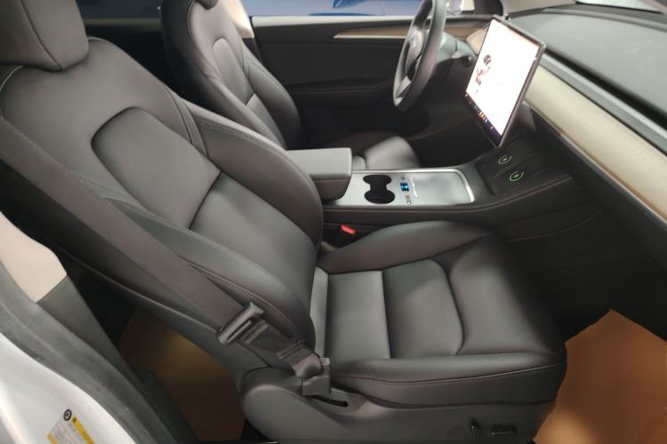 Used Tesla Model Y 2022 Rear-Wheel-Drive Version
