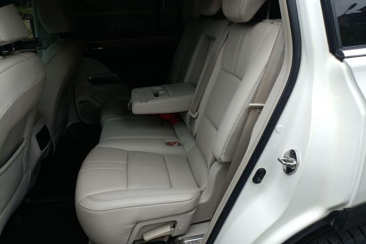 Used GAC Trumpchi GS8 2017 320T Two-Wheel Drive Luxury Smart Connectivity Version (7 Seats)
