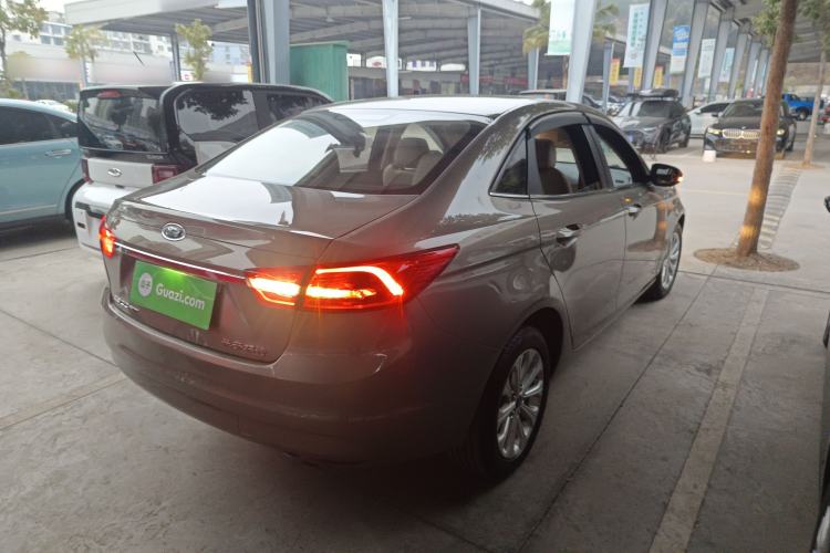 Used Ford Escort 2015 1.5L Automatic Fashion Model