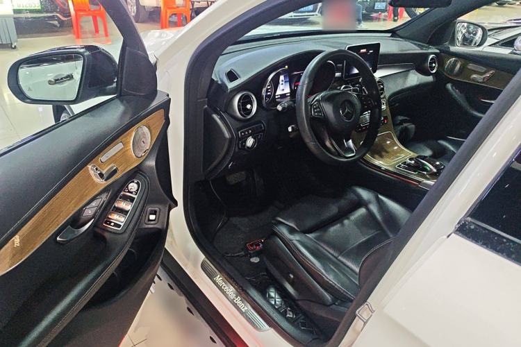 Used Mercedes-Benz GLC Coupe 2019 GLC 260 4MATIC Coupe SUV
