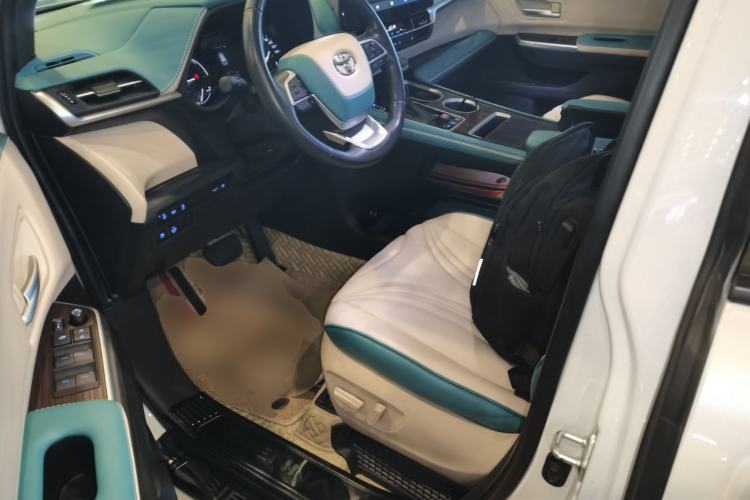 Used Toyota Sienna 2021 2.5L Hybrid Luxury Edition
