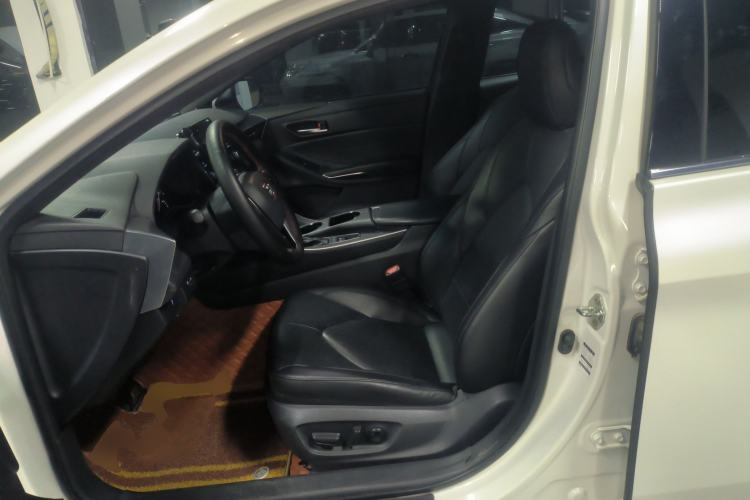 Used Toyota Avalon 2019 Dual-Engine 2.5L Luxury Edition China VI Standard
