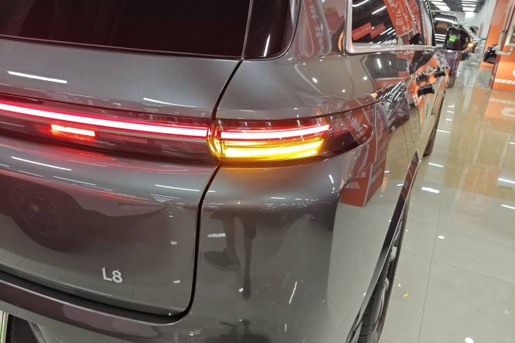 Used Li Auto L8 2023 Pro Model
