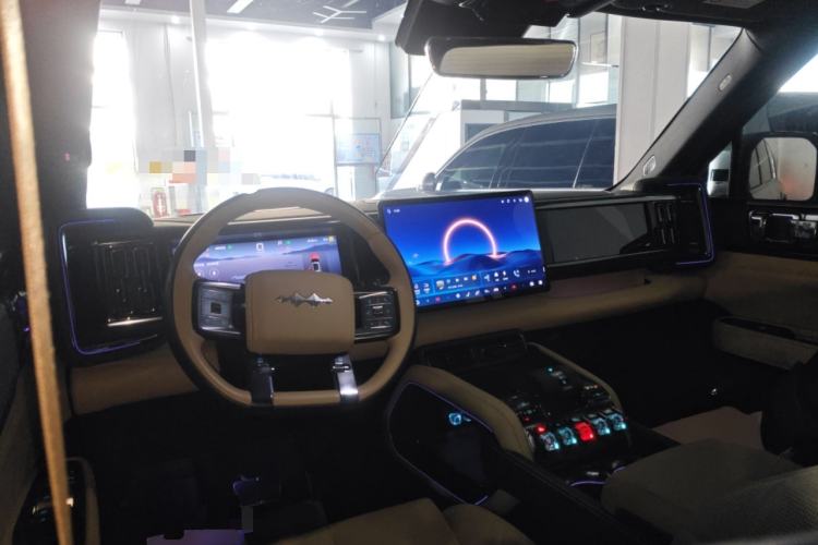 Used  Leopard 5 2023 Navigator Edition
