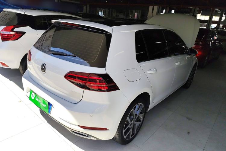 Used Volkswagen Golf 2018 230TSI Automatic Luxury Version
