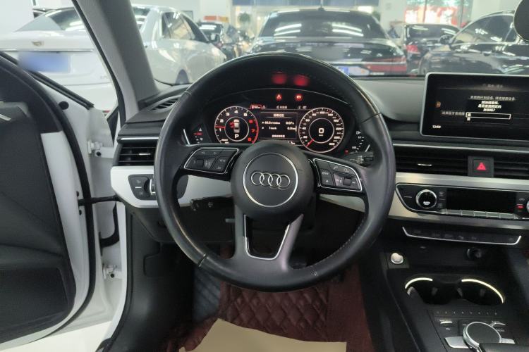 Used Audi A4L 2019 40 TFSI Fashion Edition China VI Emission Standard

