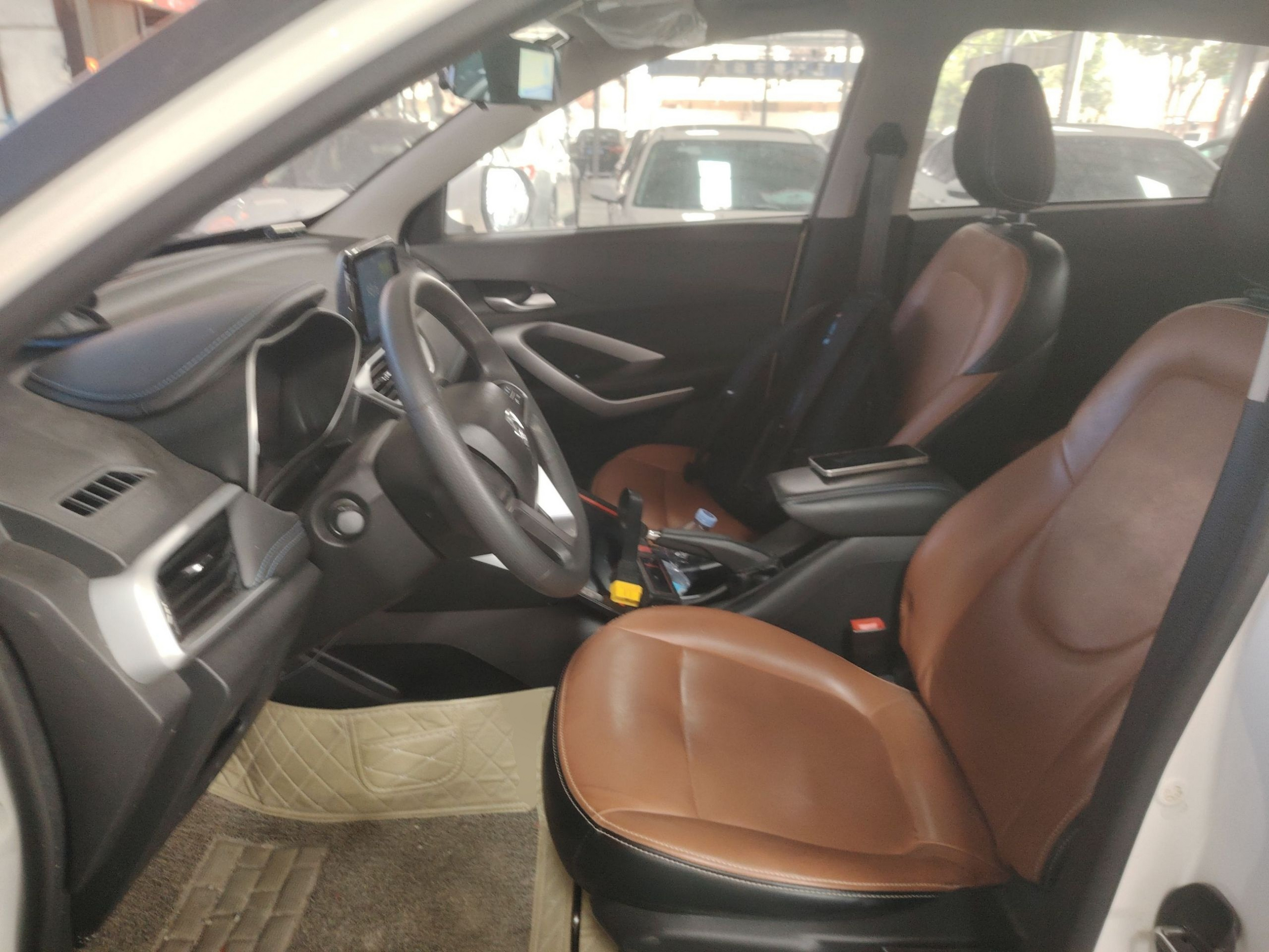 المقاعد الأمامية داخل السيارة