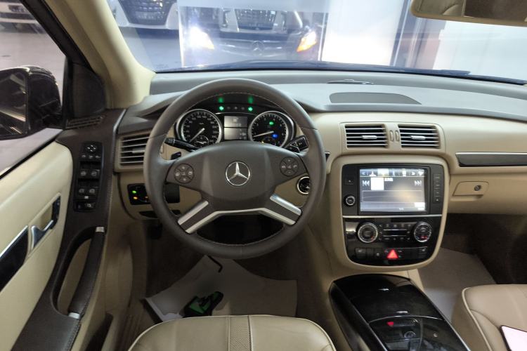 Used Mercedes-Benz R-Class 2014 R 320 4MATIC Luxury Model
