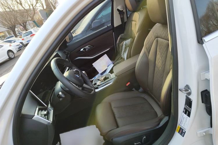 Used BMW i3 2024 eDrive 35 L
