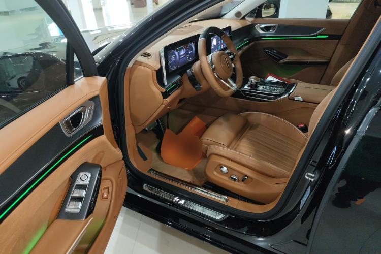 Used Hongqi H9 2024 2.0T Qichang Private Enjoyment Luxury Edition
