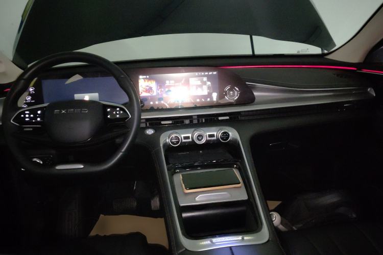 Used  Lingyun 2024 300T Two-Wheel Drive Starlight Edition
