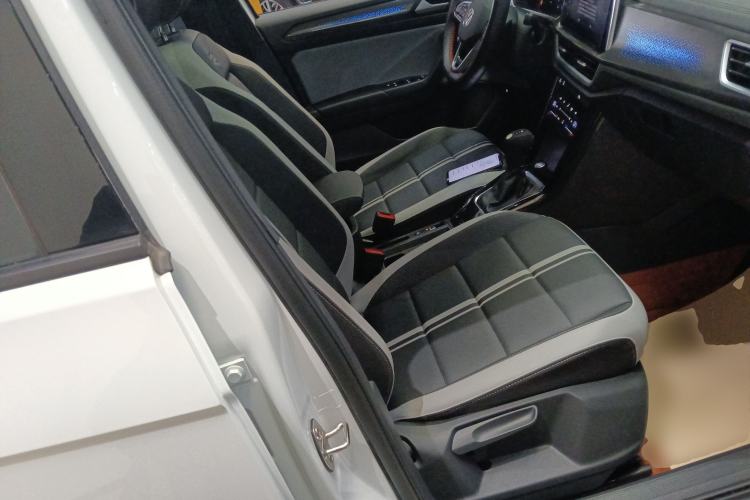 Used Volkswagen T-ROC 2023 300TSI DSG Two-Wheel-Drive Chen Guang Edition