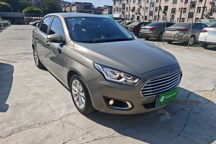 Used Ford Escort 2015 1.5L Automatic Fashion Model
