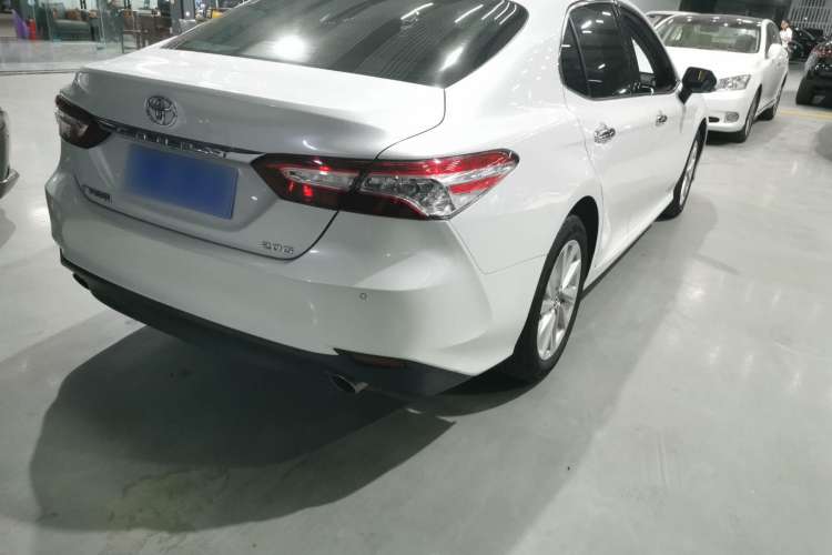 Used Toyota Camry 2021 2.0G Luxury Edition
