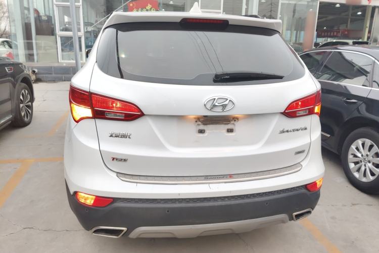 Used Hyundai Santa Fe 2015 2.0T Automatic 4x4 Smart 7-Seater
