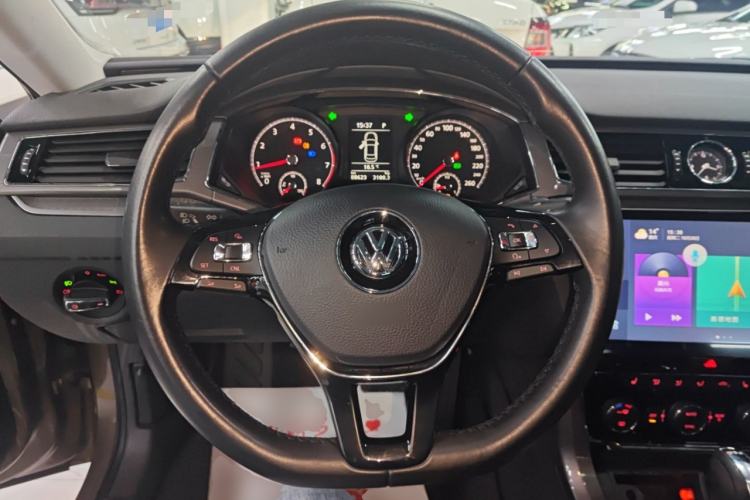 Used Volkswagen Passat 2017 330TSI DSG Luxury Edition
