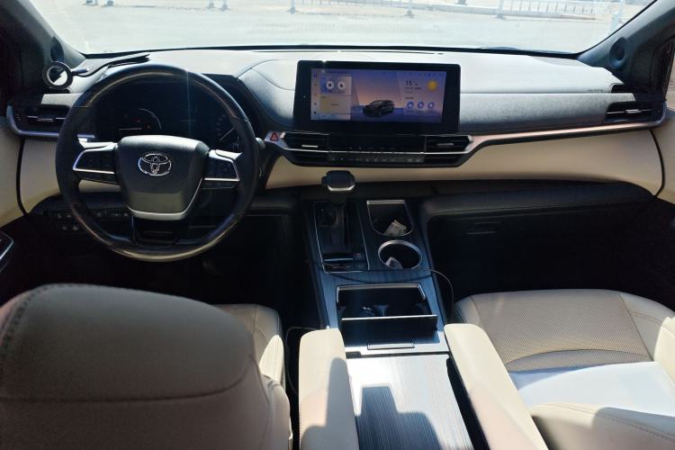 Used Toyota Sienna 2024 2.5L Hybrid Four-Wheel Drive Prestige Edition