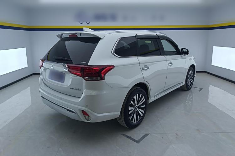 Used Mitsubishi Outlander 2021 2.4L 4x4 Zhi Xiang Edition 7 Seats
